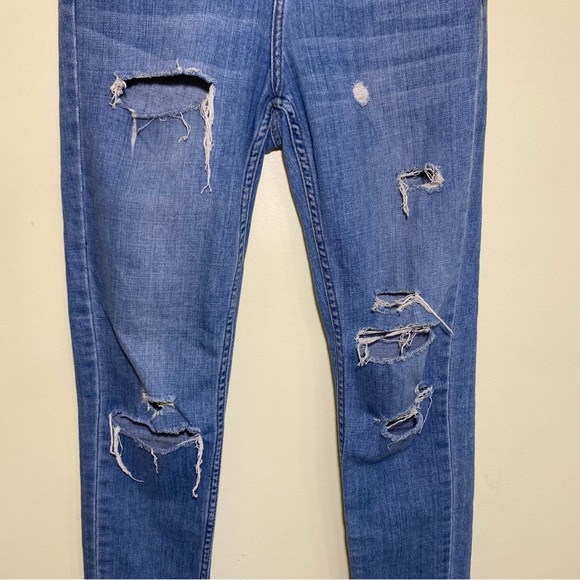 TOPSHOP Women's Moto Mid-rise Medium Wash Distressed Whiskered Jeans, Size 26 - Picture 9 of 12